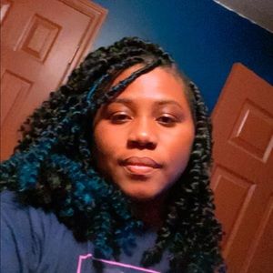 Meet your Posher, Ebony